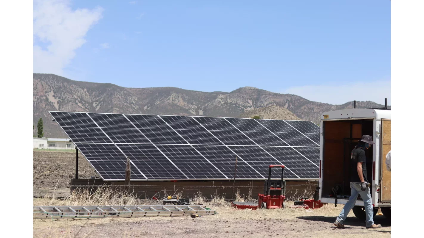 Equipo de energía solar en San Juan, favorece sistema de agua potable